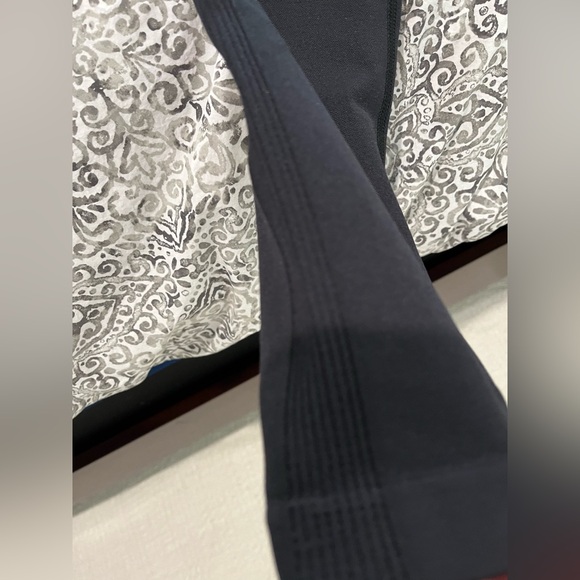 Halara Seamless Flow High Waisted Butt Lifting Leggings NWOT - Picture 9 of 9